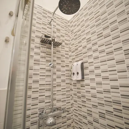 Itiseasy 1 E 2 Private Палермо